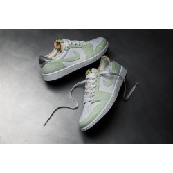 Nike Air Jordan 1 Low Og Ghost Green DM7837-103 White/Ghost Green-Black 