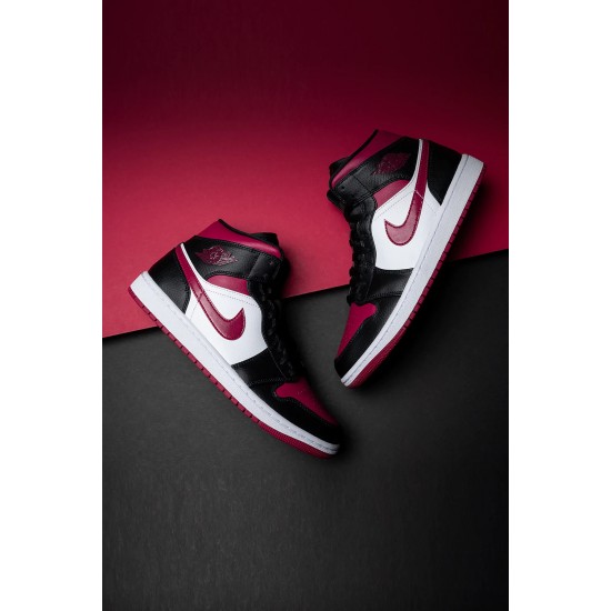 Nike Air Jordan 1 Mid Bred Toe 554724-066 Black/Gymred-White