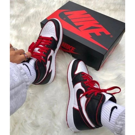 Nike Air Jordan 1 Retro High Bloodline 555088-062 Black/Gym Red-White