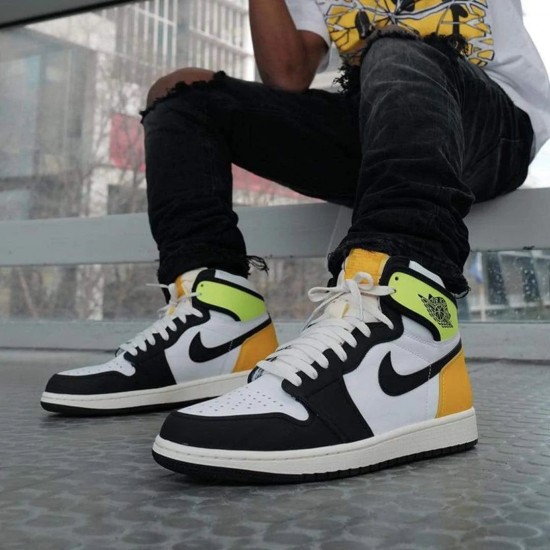 Nike Air Jordan 1 Retro High Og Volt Gold 555088-118 White/Black-Volt-University Gold